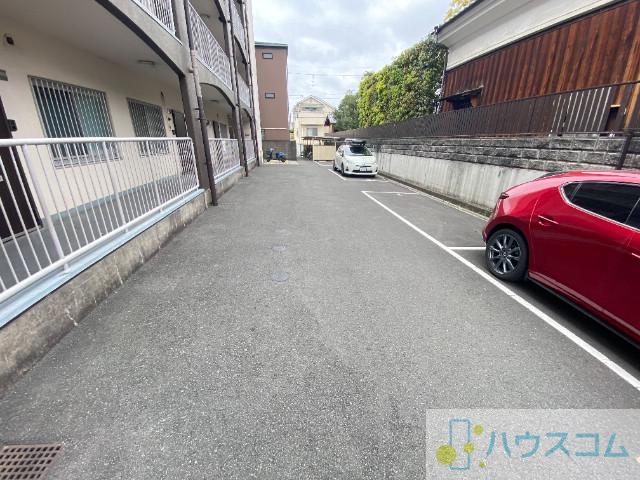 26/30 駐車場