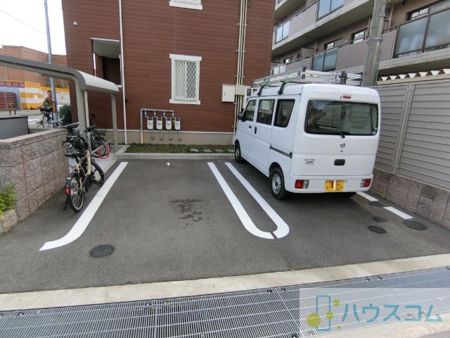 27/30 駐車場