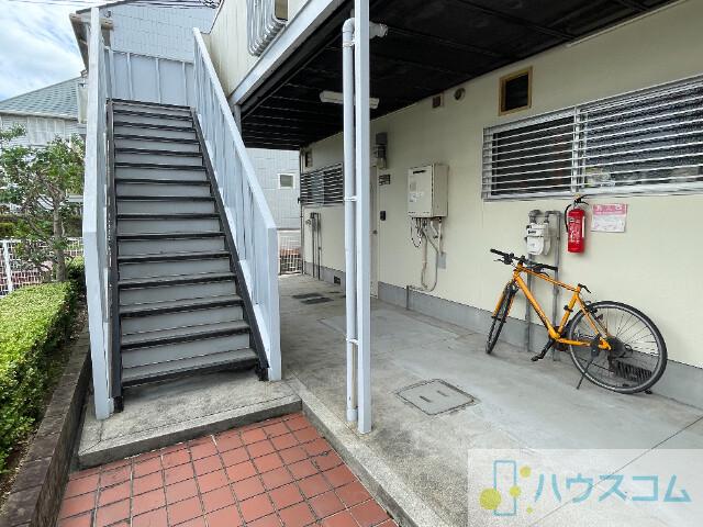 26/30 エントランス