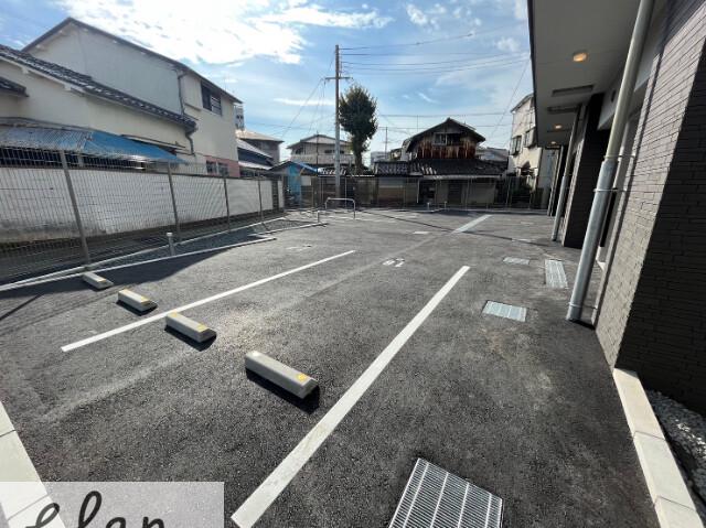 28/30 駐車場