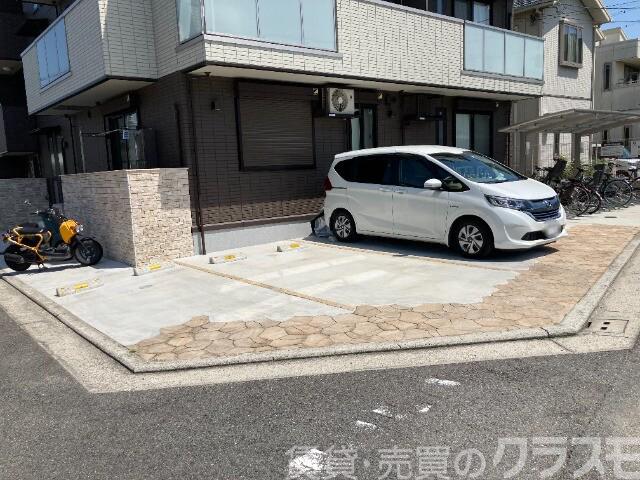23/30 駐車場