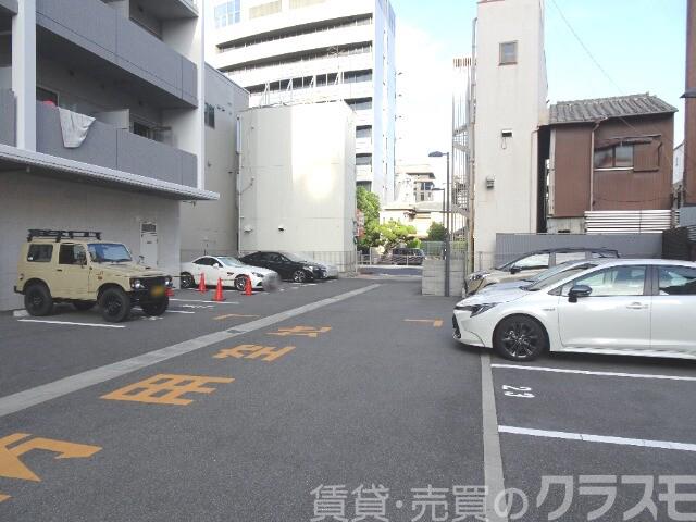23/30 駐車場