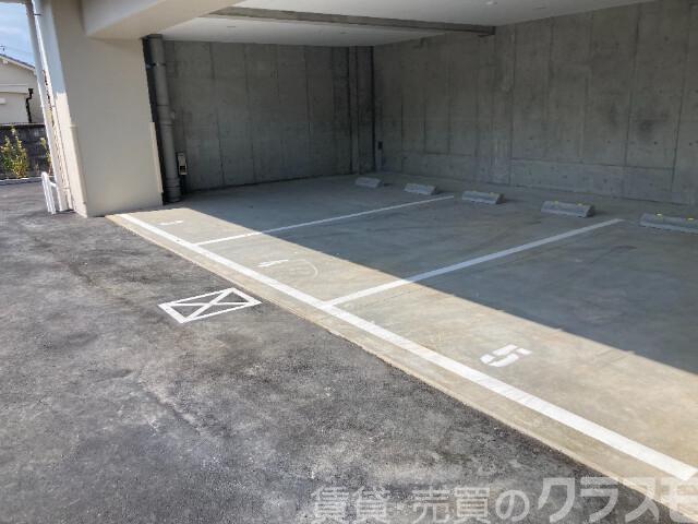 21/27 駐車場