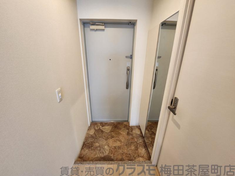 19/30 玄関