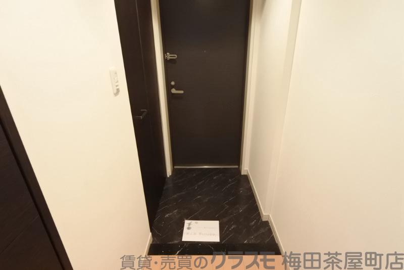 16/30 玄関