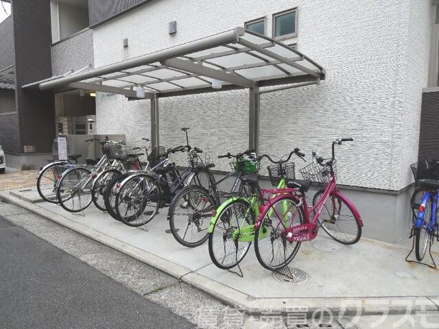 19/30 エントランス