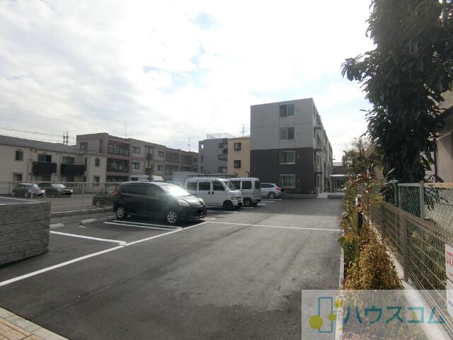 23/30 駐車場