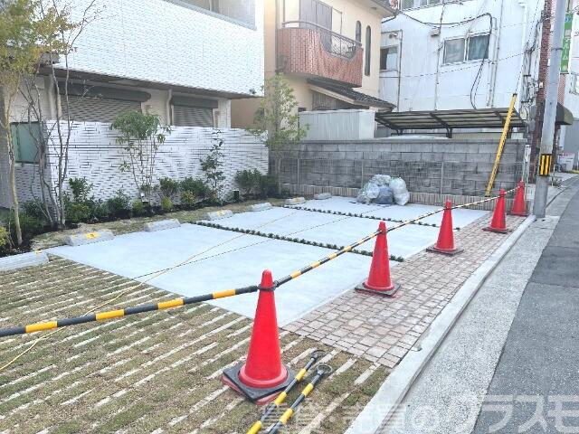 23/30 駐車場
