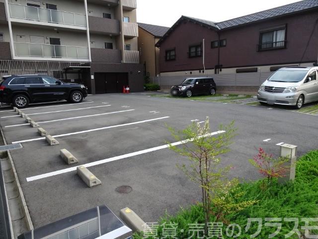22/30 駐車場