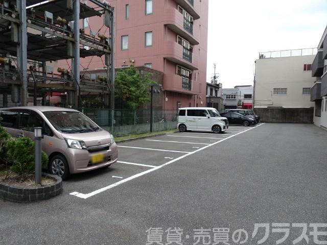 22/30 駐車場