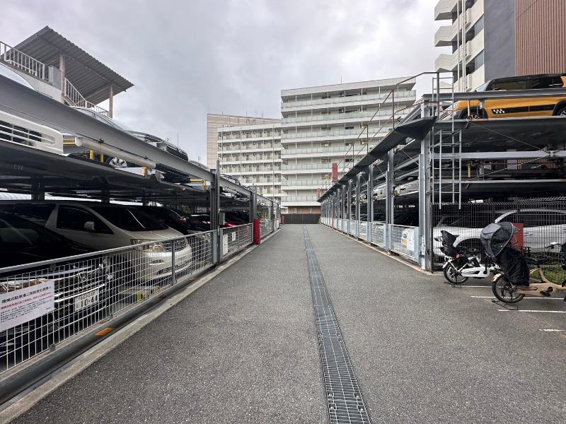 20/27 駐車場