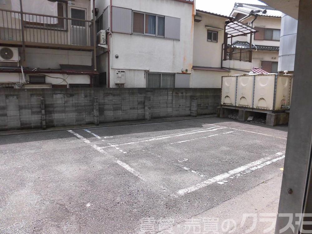 17/28 駐車場