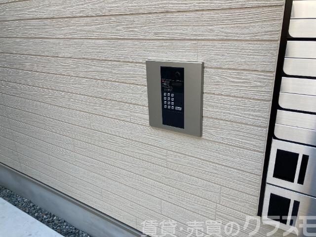 22/27 エントランス