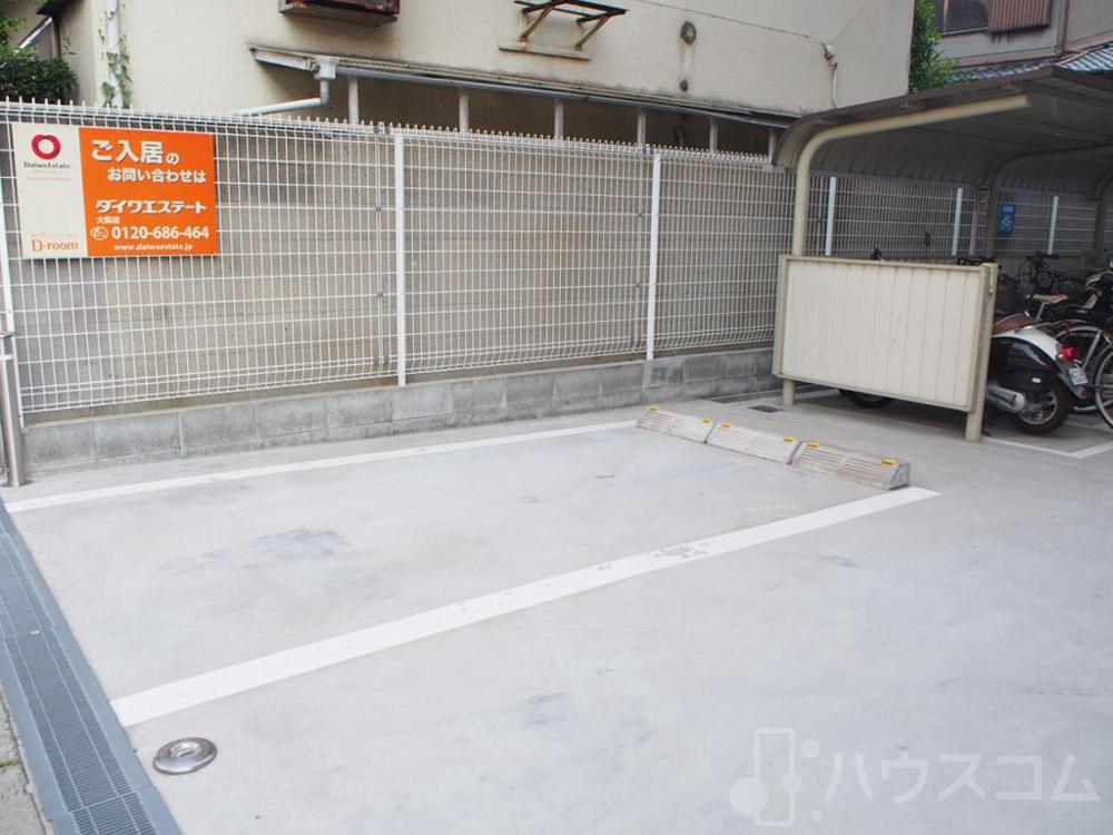 28/30 駐車場