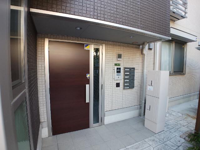 2/2 エントランス