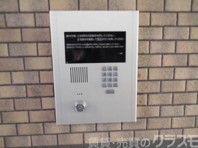 19/30 エントランス
