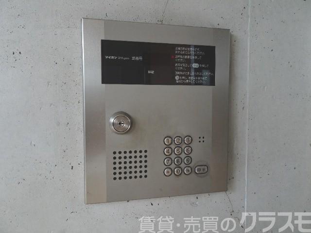 19/30 エントランス