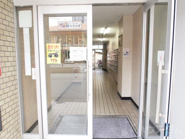 25/30 エントランス