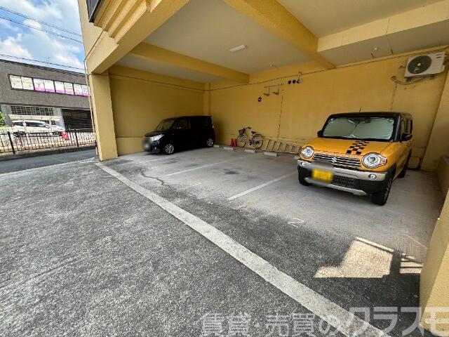 21/26 駐車場