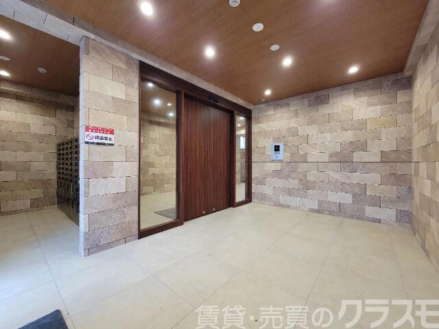 19/25 エントランス