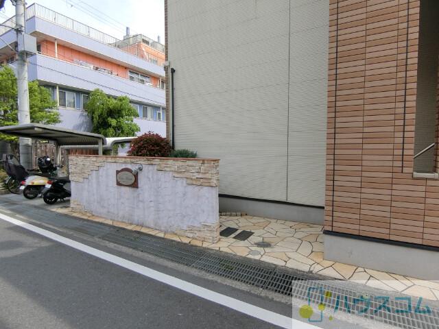 26/30 エントランス