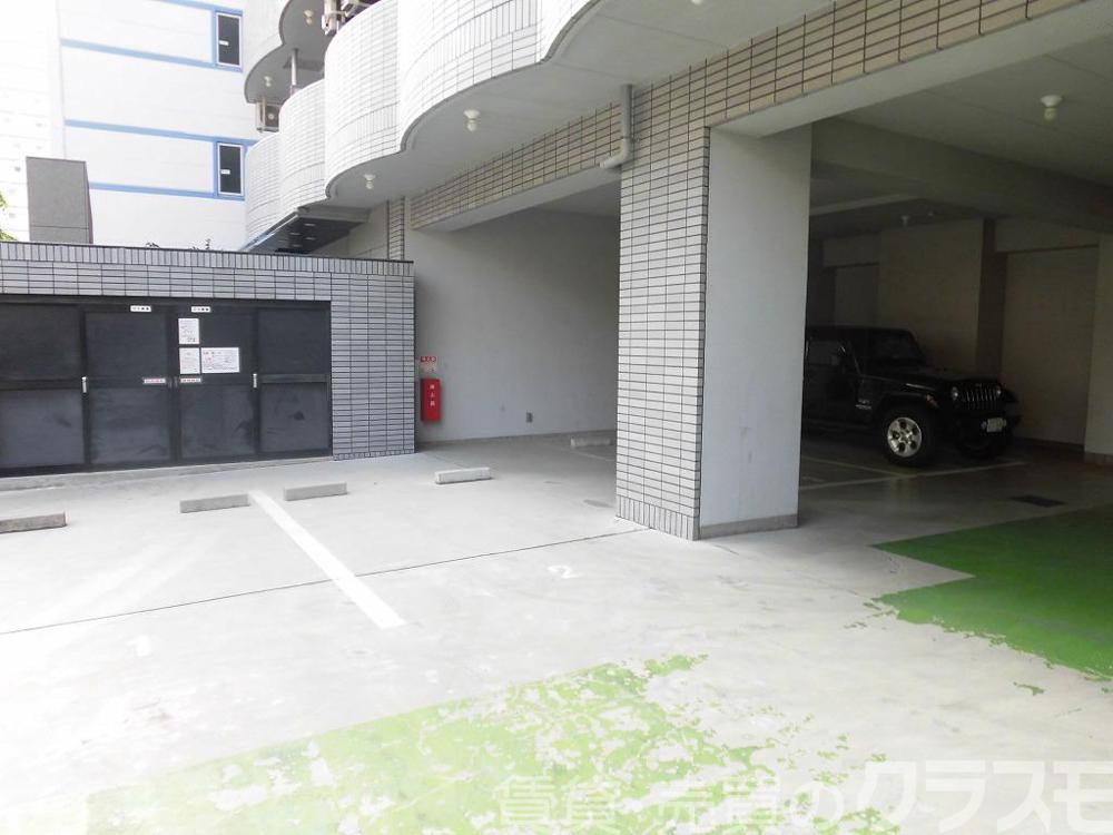 21/27 駐車場