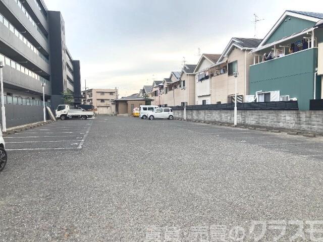 22/27 駐車場