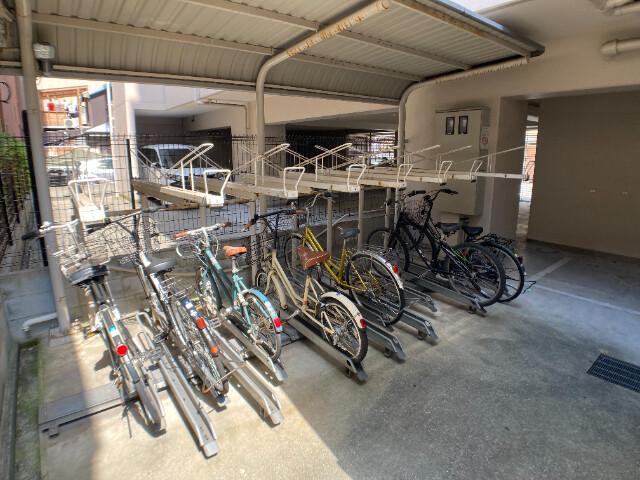 28/30 駐車場