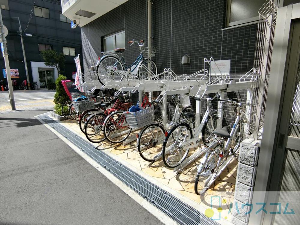 27/30 駐車場