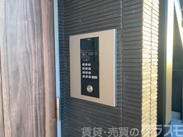21/26 エントランス