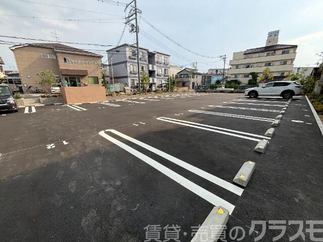 23/30 駐車場