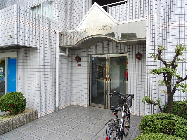 21/30 エントランス