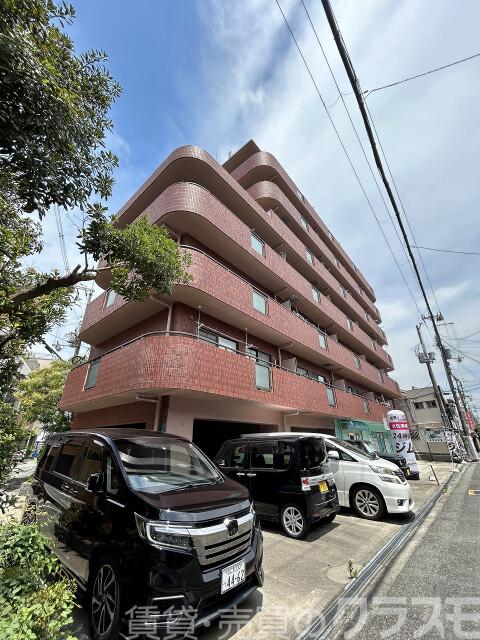 21/30 エントランス