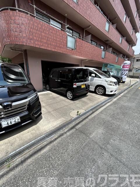 22/30 駐車場