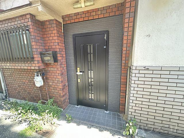 23/30 エントランス