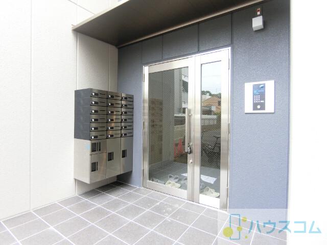 26/30 エントランス