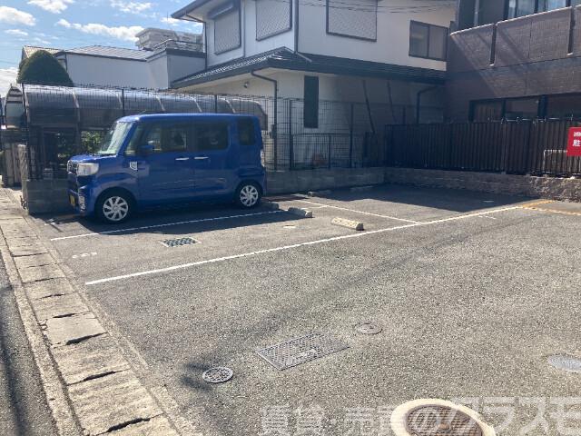 2/7 駐車場