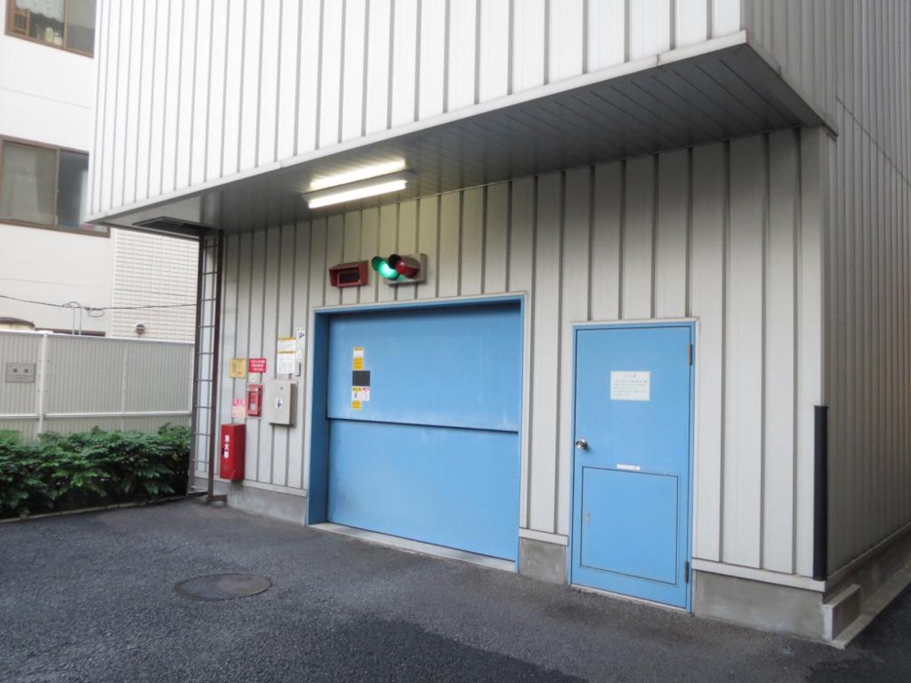 28/30 駐車場