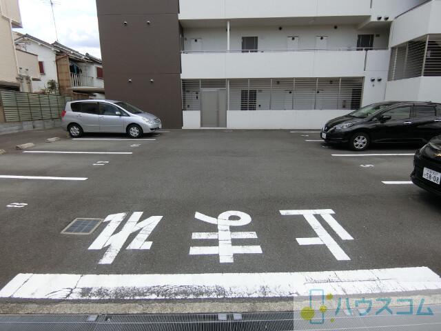 26/30 駐車場