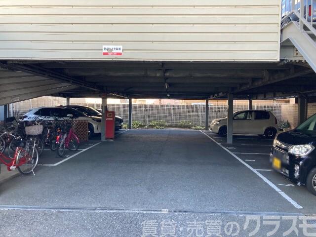 20/27 駐車場