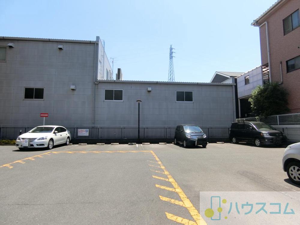 27/30 駐車場