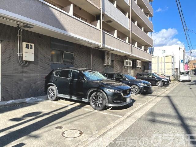 22/27 駐車場