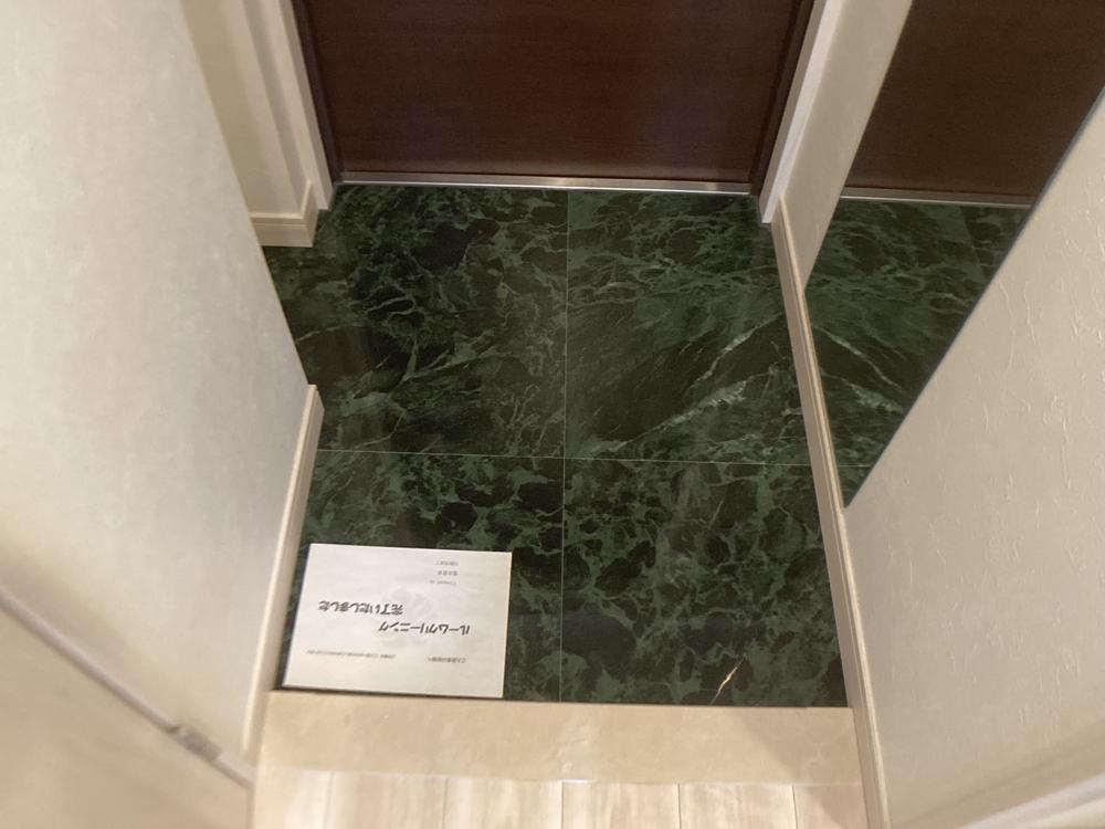 18/30 玄関