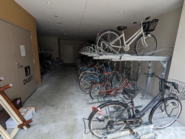 21/25 駐車場