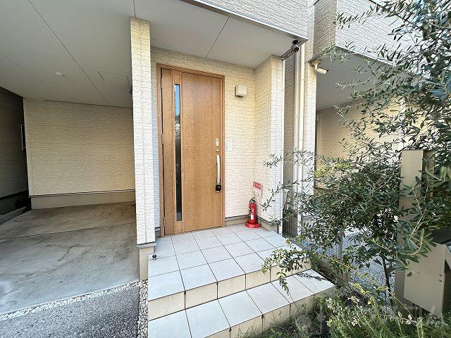 2/5 エントランス