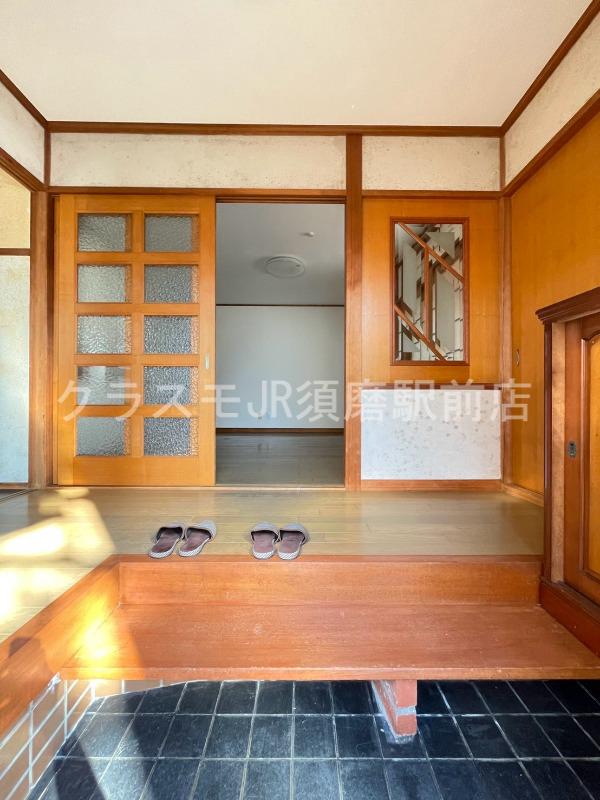 16/30 玄関