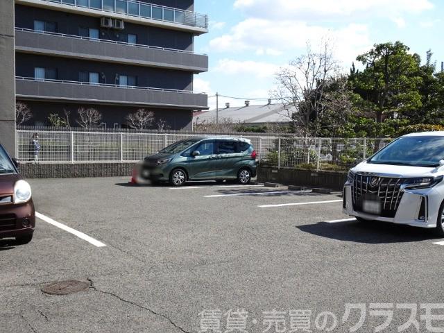18/25 駐車場