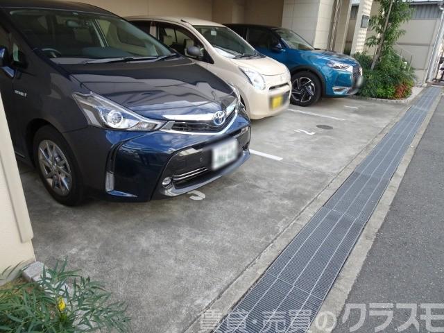 22/30 駐車場