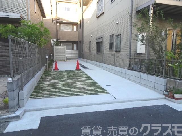 20/30 駐車場