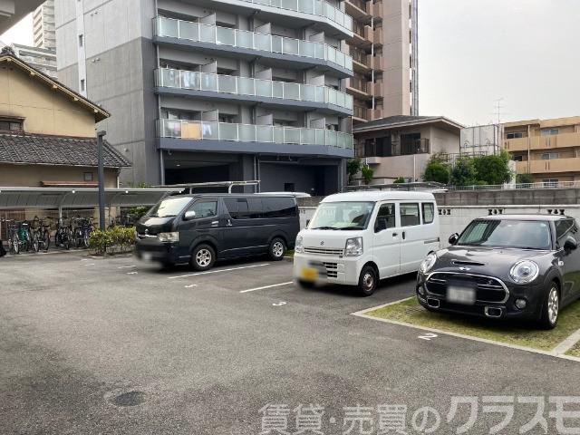 23/30 駐車場